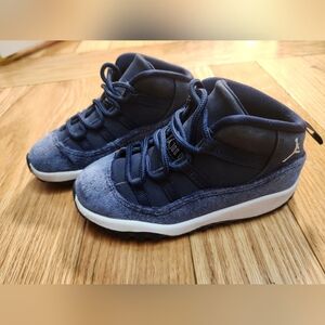 Nike Air Jordan 11 Retro TD Midnight Navy Velvet